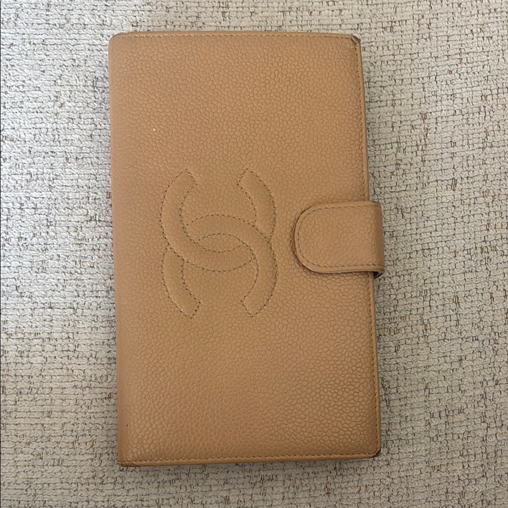 Vintage CHANEL Beige Caviar Leather Wallet